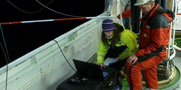 Calibration of a drifting acoustic buoy in Bjørnafjorden, Norway. Photo: Shale Rosen, Institute of Marine Research.